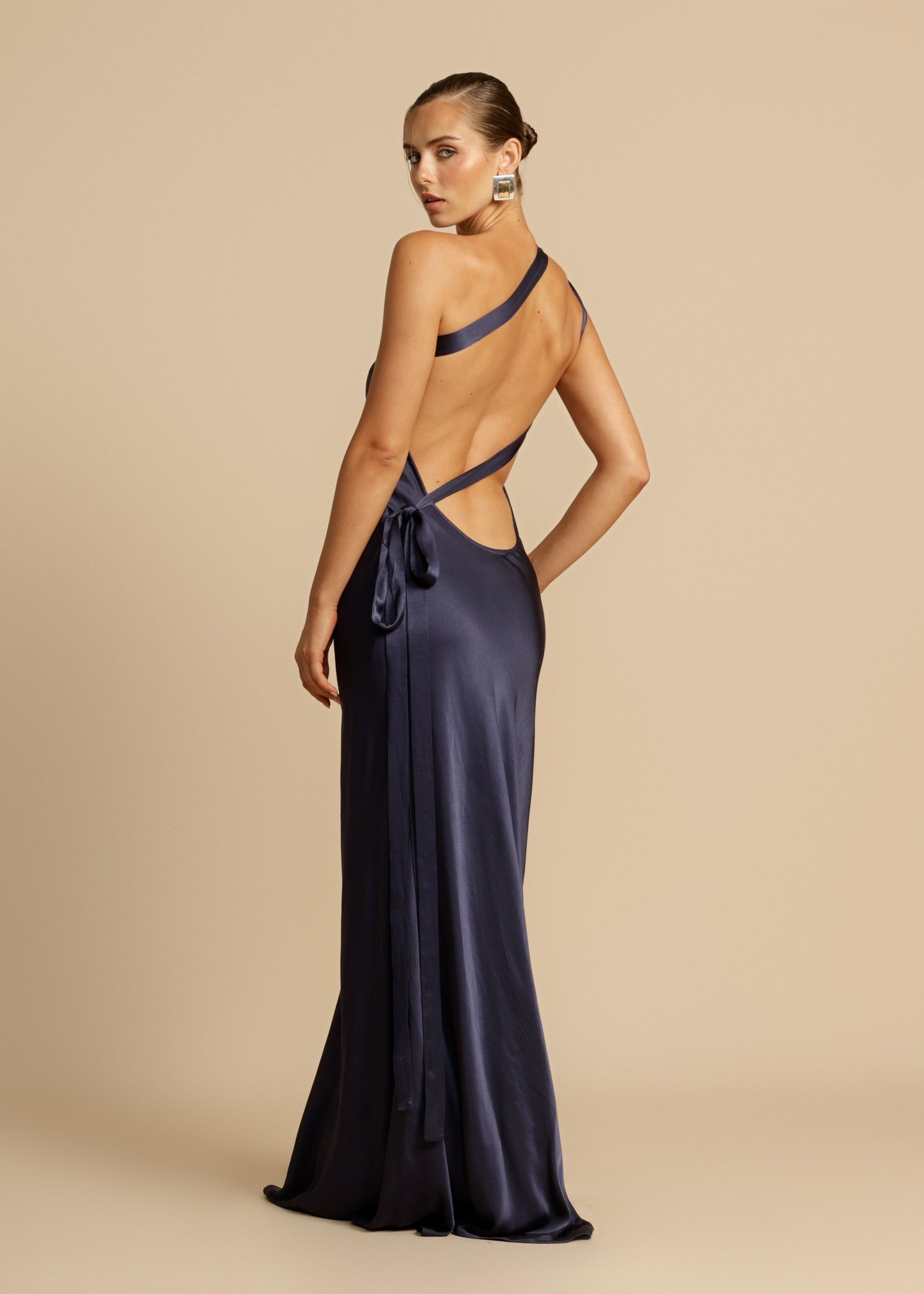 Cavell™ – Gouden Elegantie Jurk