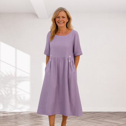 Cavell™ – Losvallende Jurk met Elegante Knoopdetails & Zakken