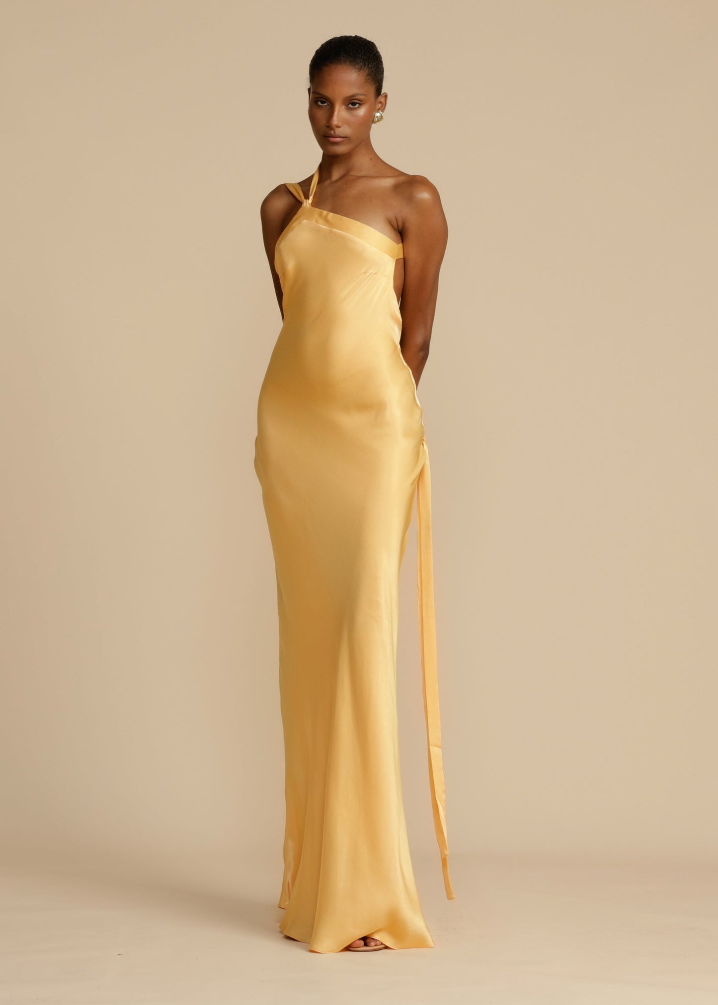Cavell™ – Gouden Elegantie Jurk