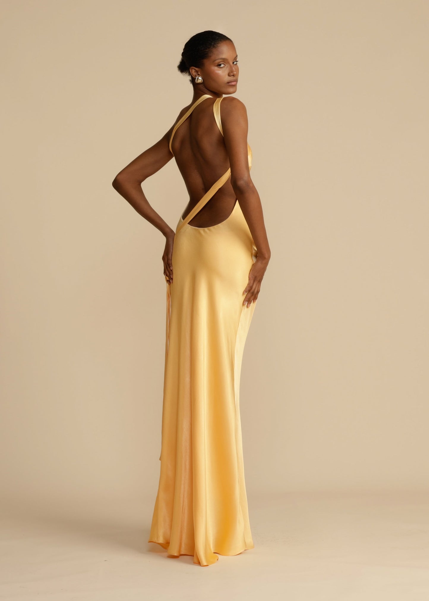 Cavell™ – Gouden Elegantie Jurk