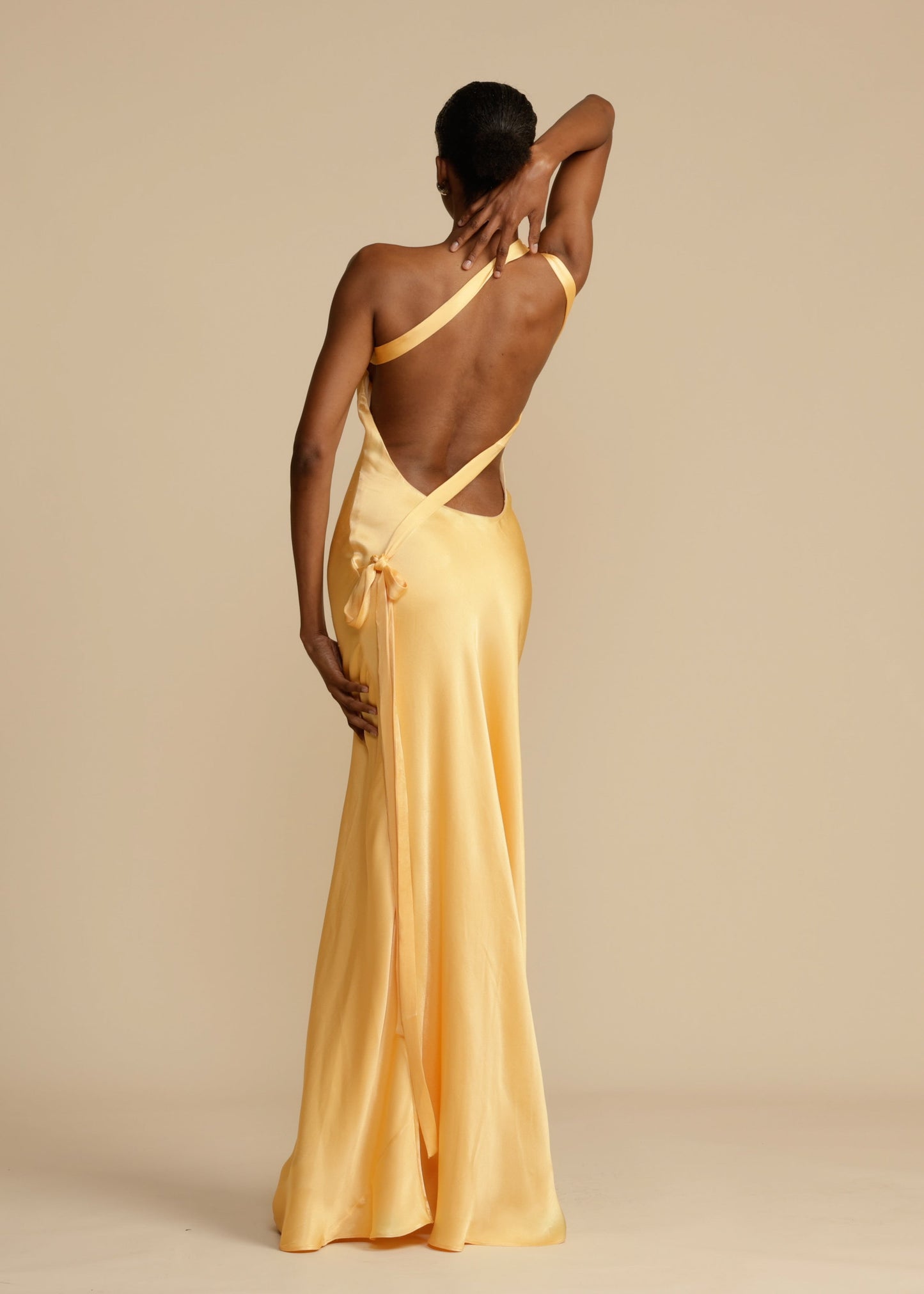 Cavell™ – Gouden Elegantie Jurk