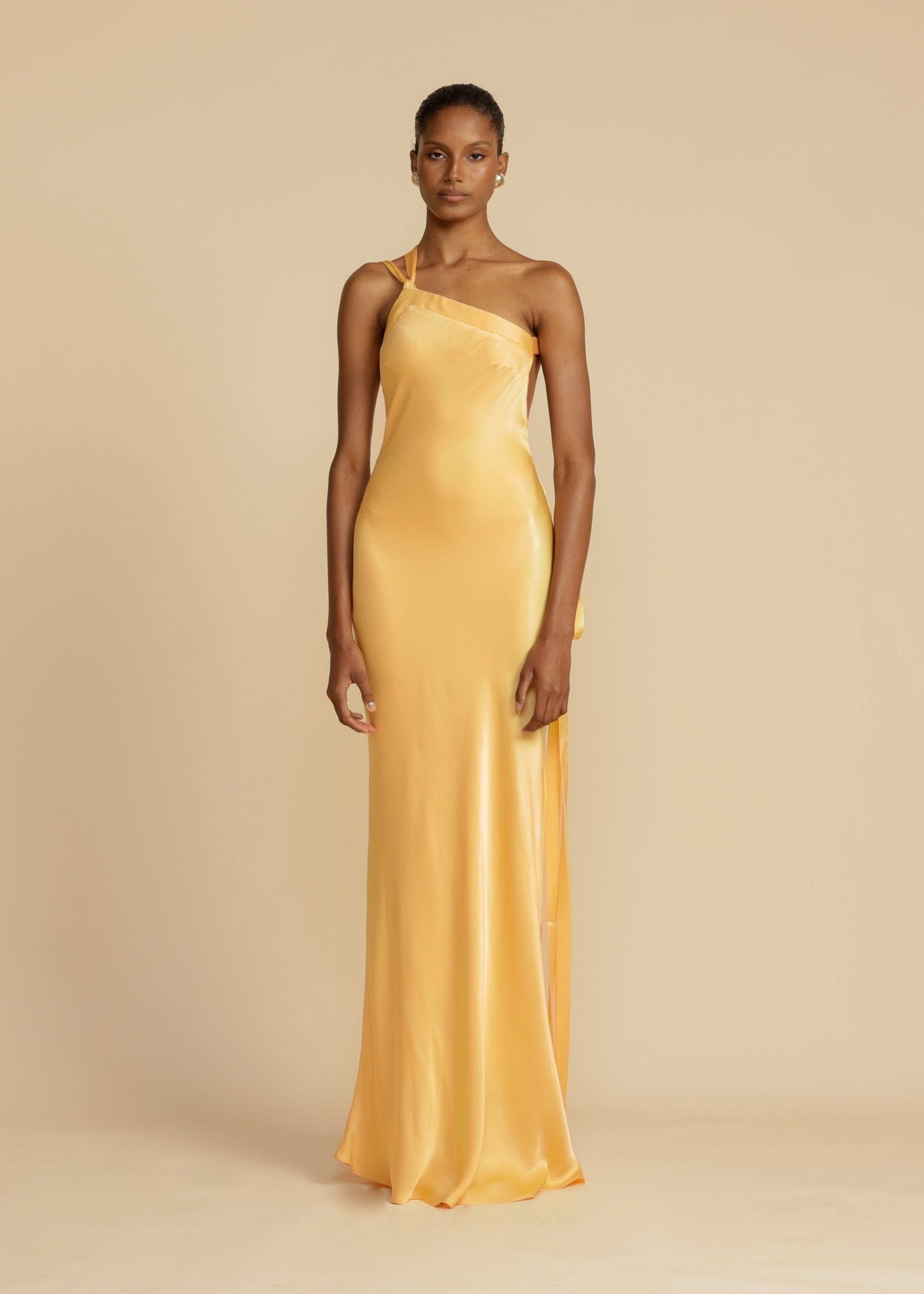 Cavell™ – Gouden Elegantie Jurk