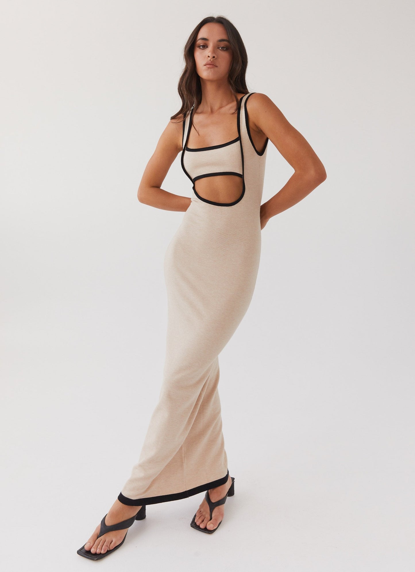 Whispers of Paris Knit Maxi Jurk
