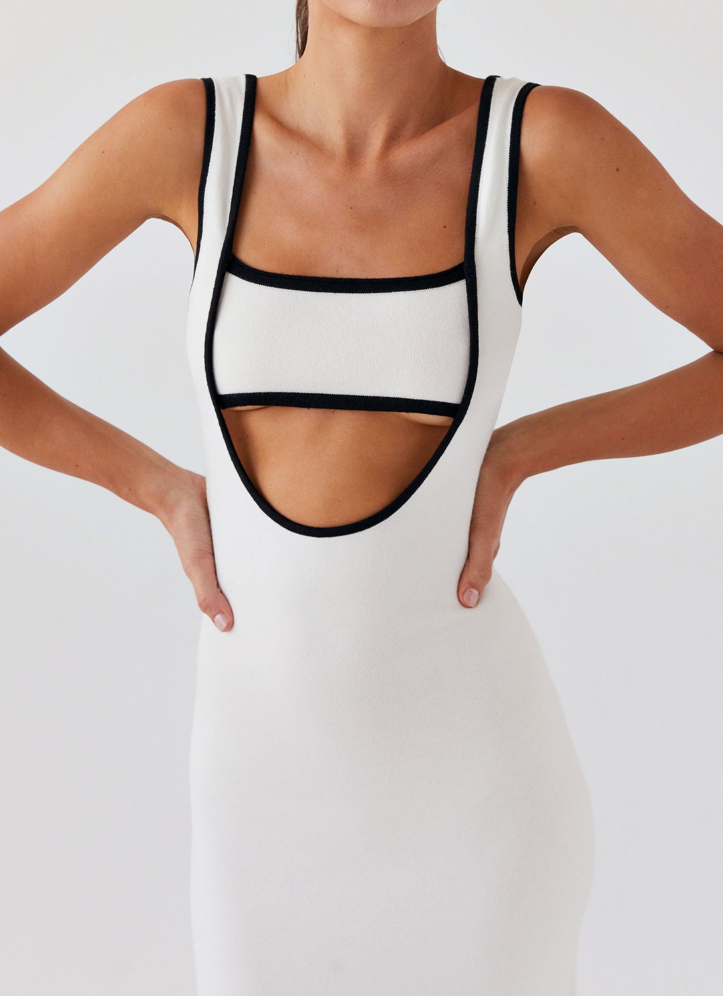 Whispers of Paris Knit Maxi Jurk