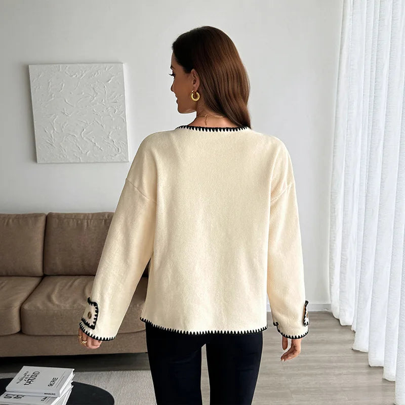 Cavell™ – Kort Vest met Contrast Afwerking & Elegante Knopen