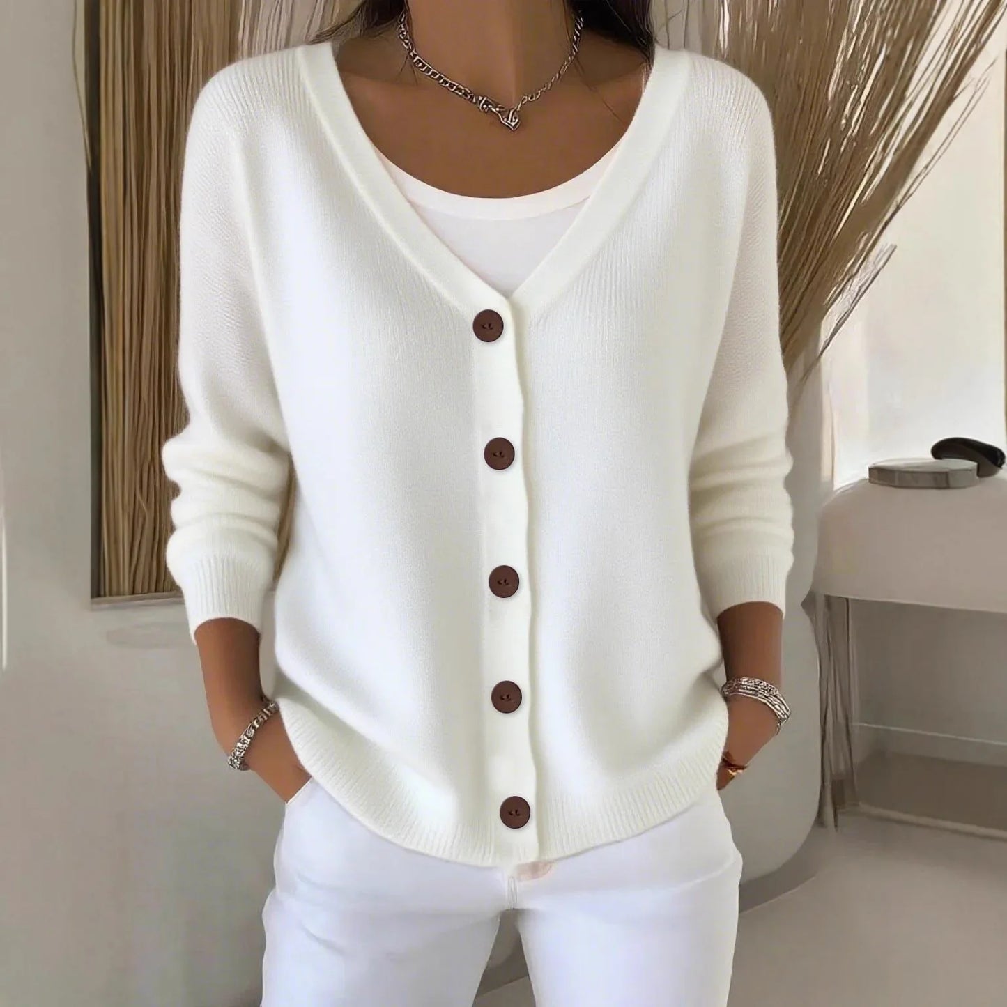 Cavell™ – Comfortabel Vest met Elegante Knopen & V-hals