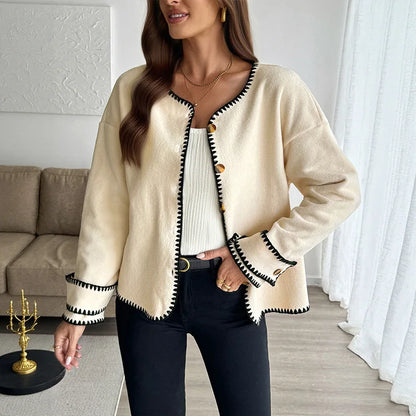 Cavell™ – Kort Vest met Contrast Afwerking & Elegante Knopen