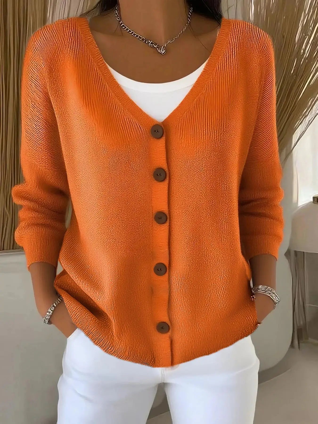 Cavell™ – Comfortabel Vest met Elegante Knopen & V-hals